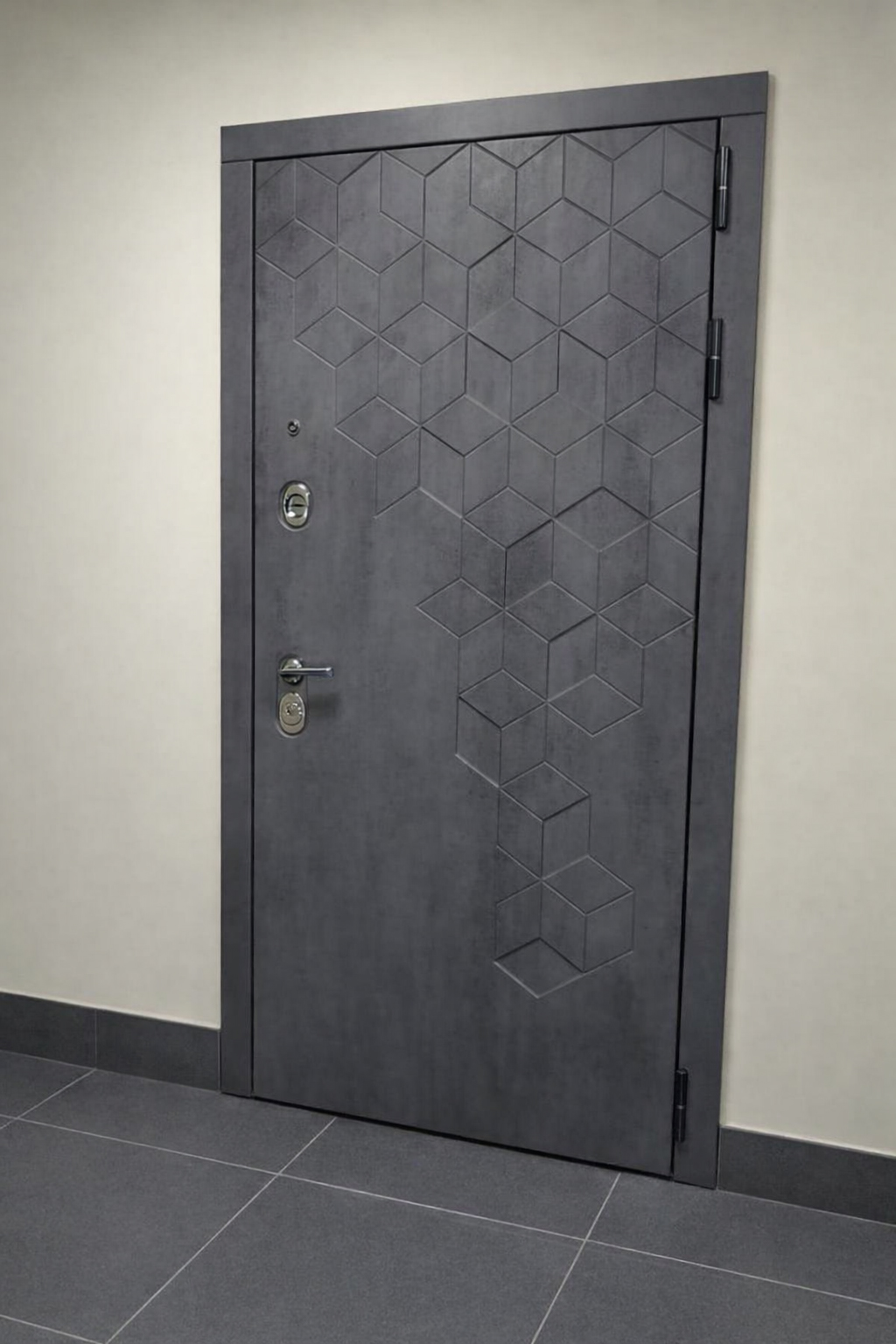 Фото двери дверь Labirint Beton 24 (металлическая дверь, входная дверь) после монтажа 1